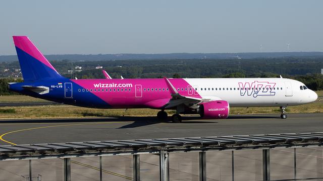 HA-LVB:Airbus A321:Wizz Air